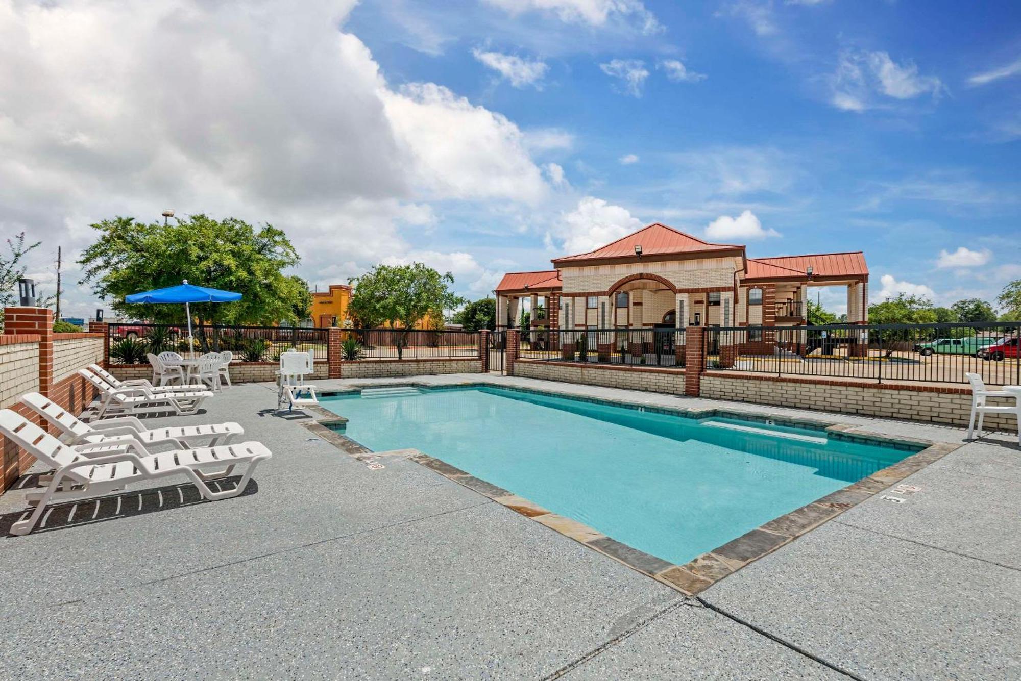 Quality Inn & Suites New Boston Экстерьер фото